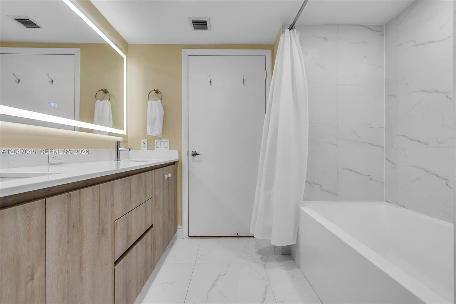 41 SE 5th St # 908, Miami, FL 33131