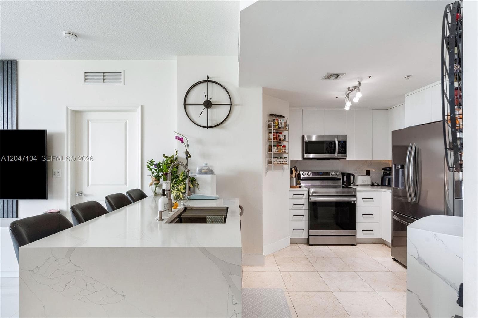 7900 Harbor Island Dr # 518, North Bay Village, FL 33141