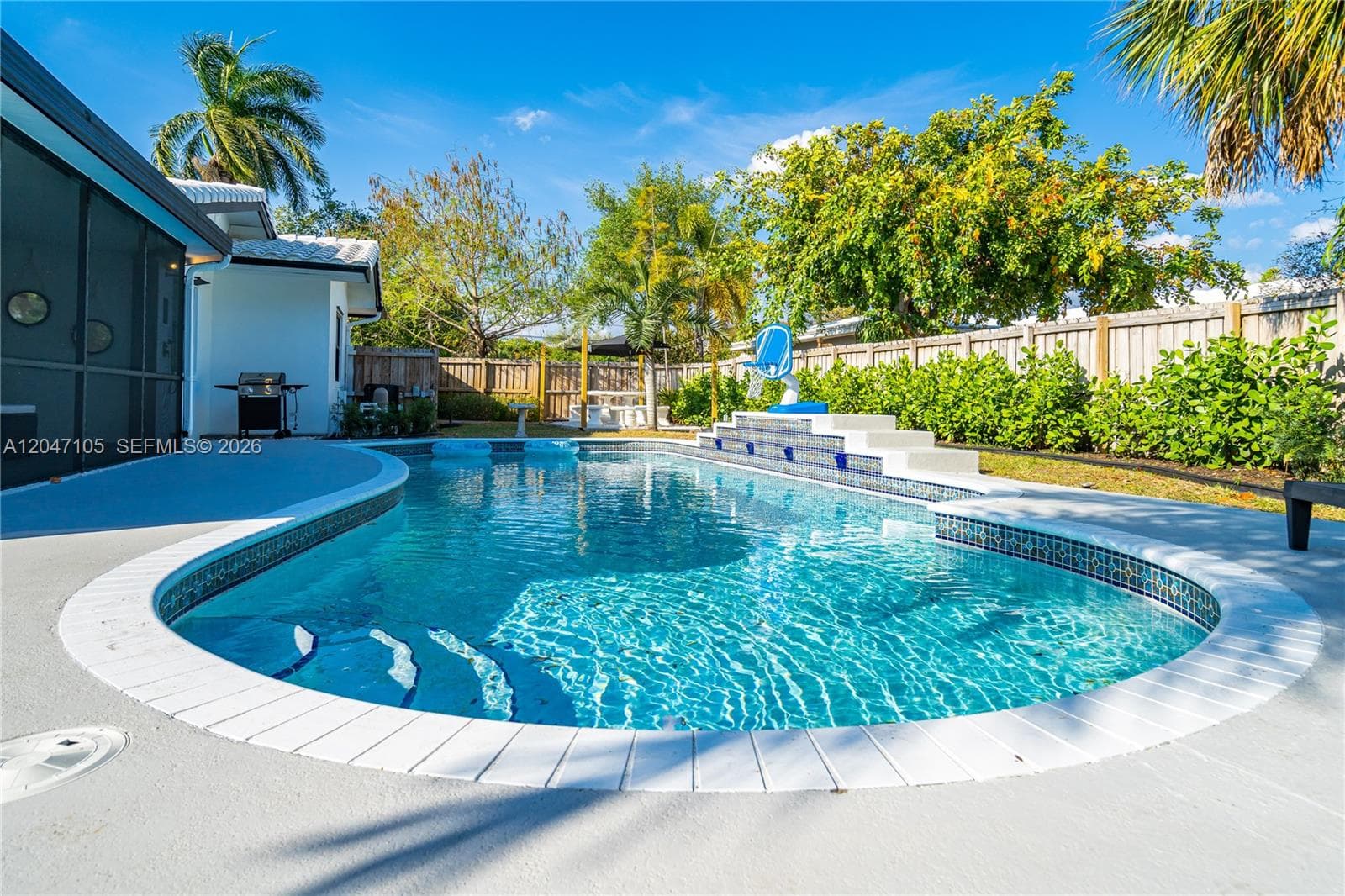 714 NE 2nd St, Pompano Beach, FL 33060