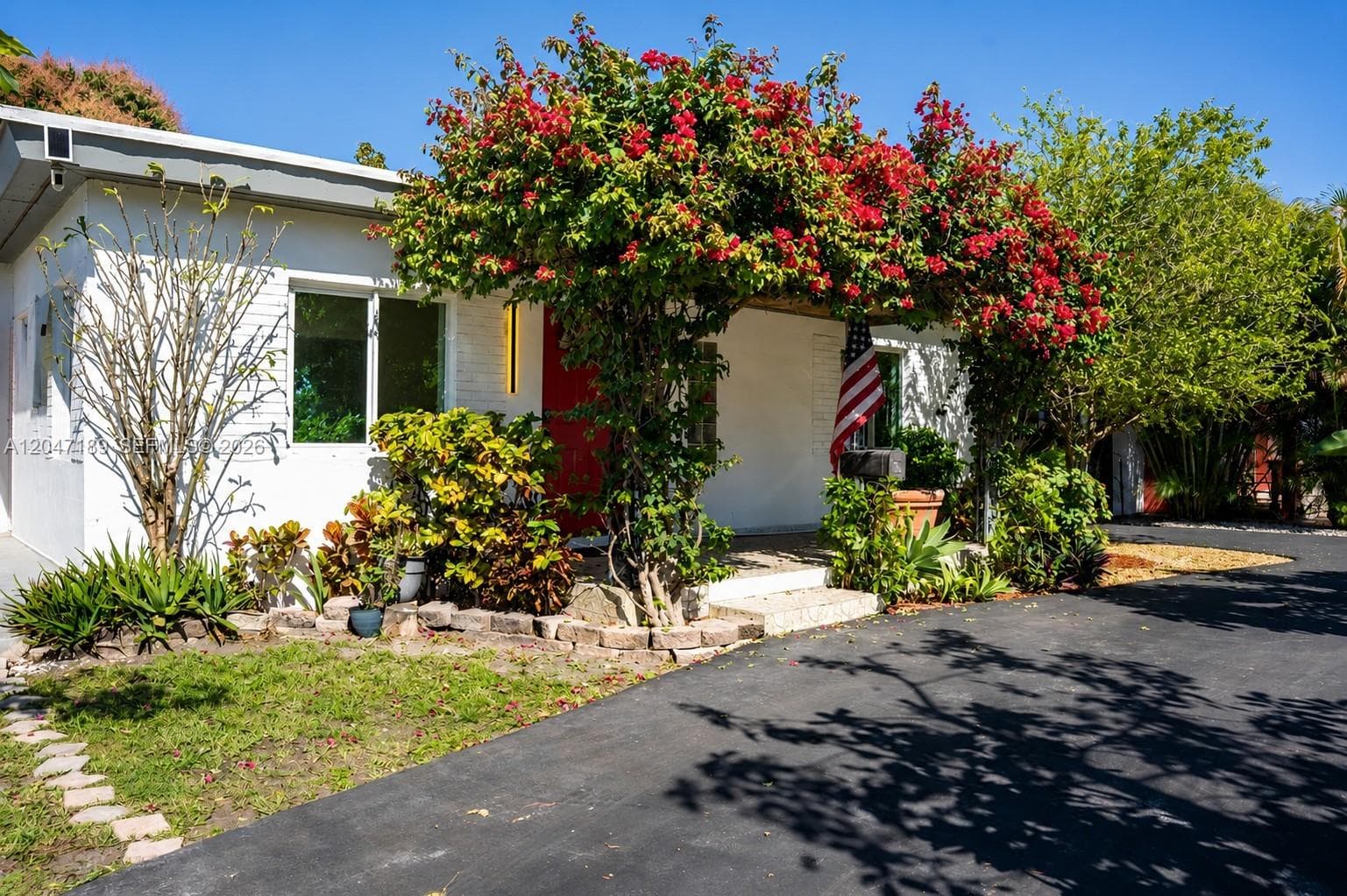 861 W 32nd St, Hialeah, FL 33012
