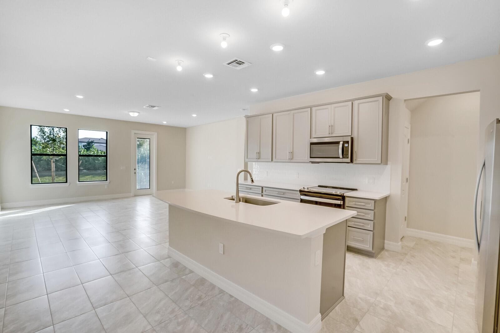 8656 Escue Street, Lake Worth, FL 33467 — zdjęcie 3