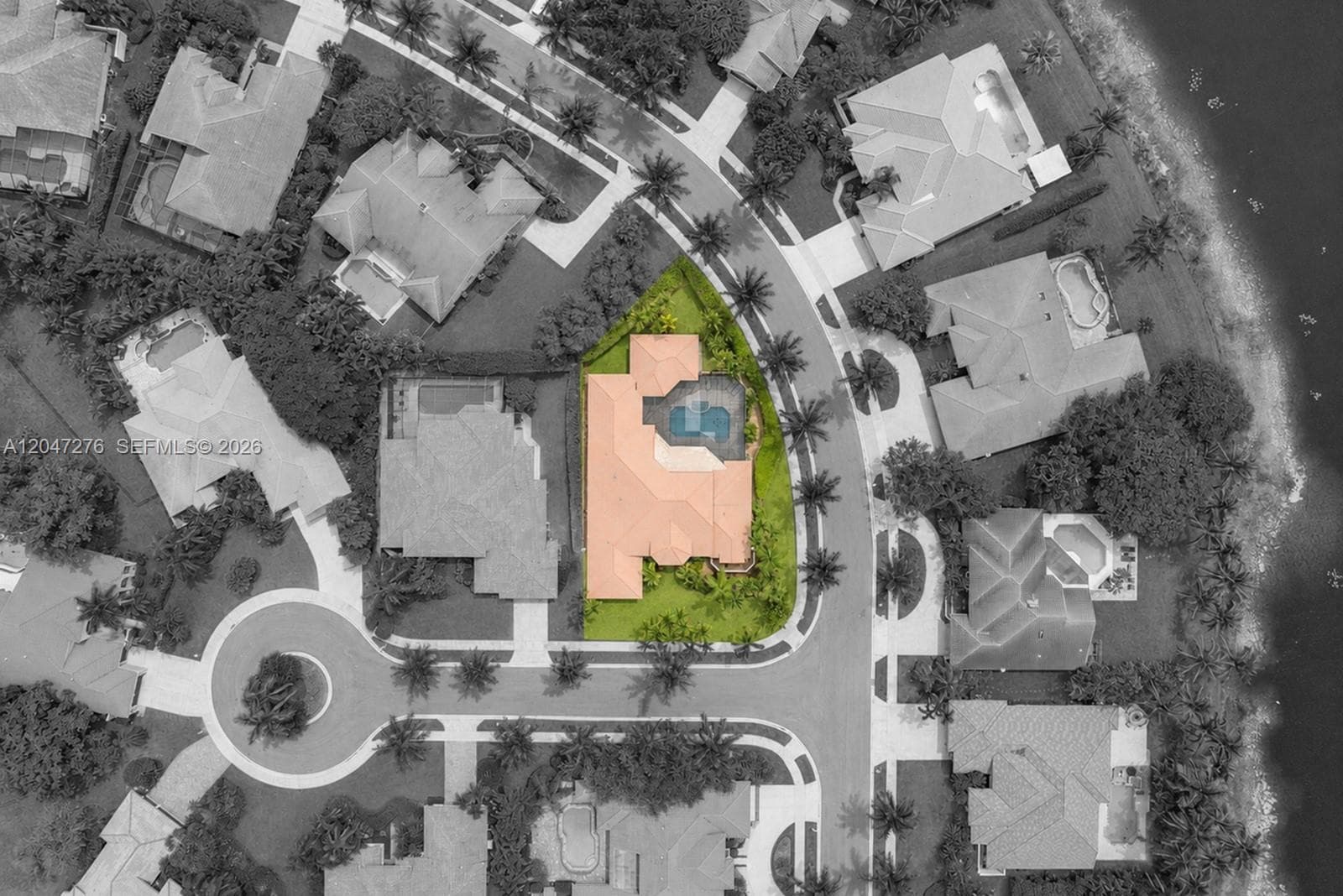 392 Coconut Cir, Weston, FL 33326