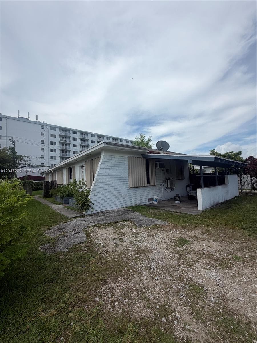 1258 NE 109th St, Miami, FL 33161 — zdjęcie 2