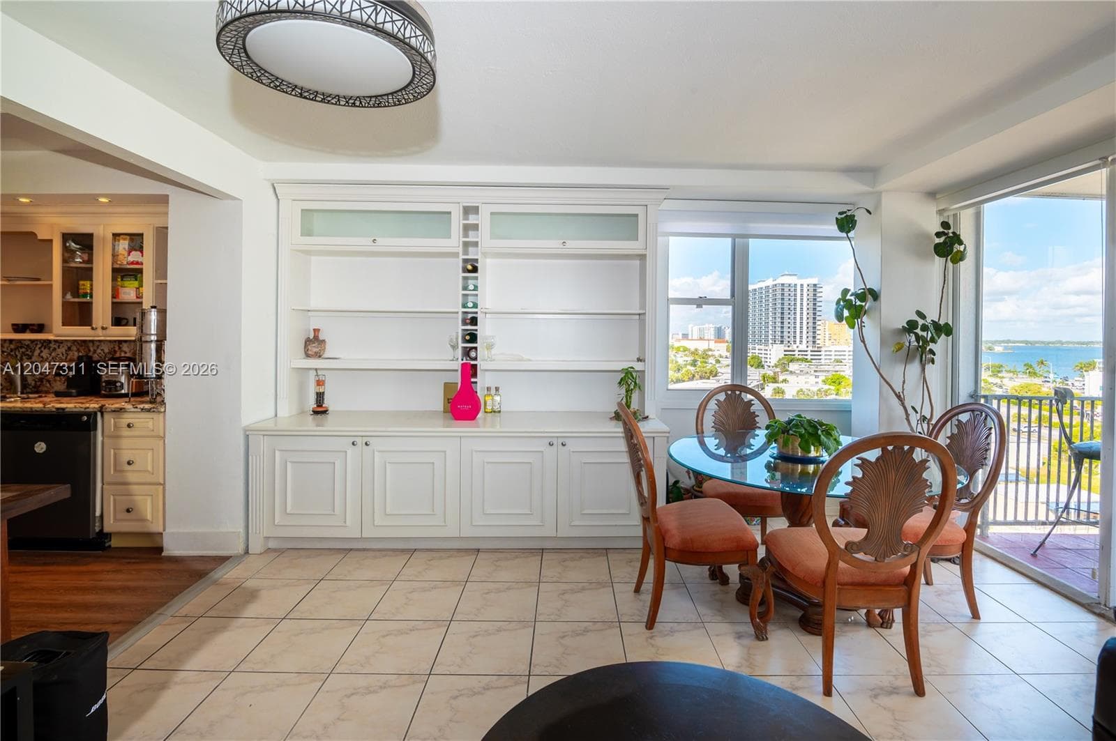 7545 E Treasure Dr # 9B, North Bay Village, FL 33141 — zdjęcie 4