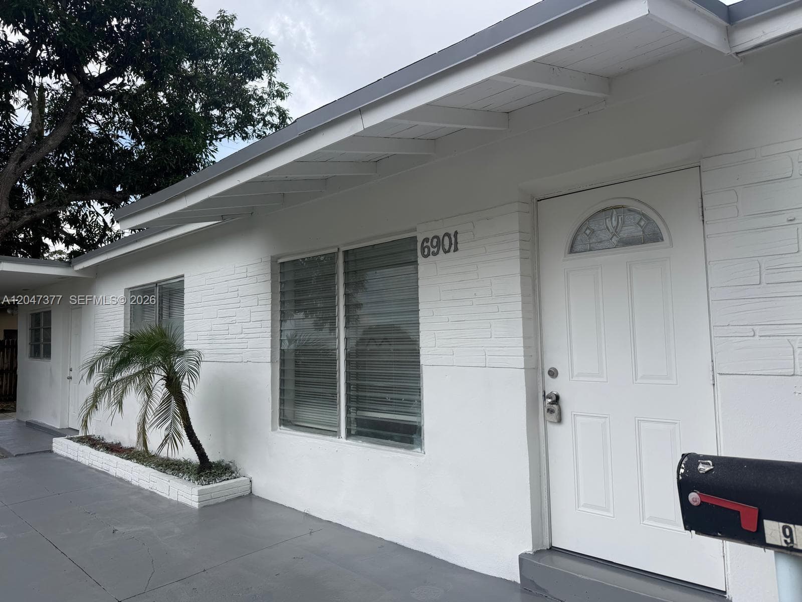6901 Thomas St, Hollywood, FL 33024
