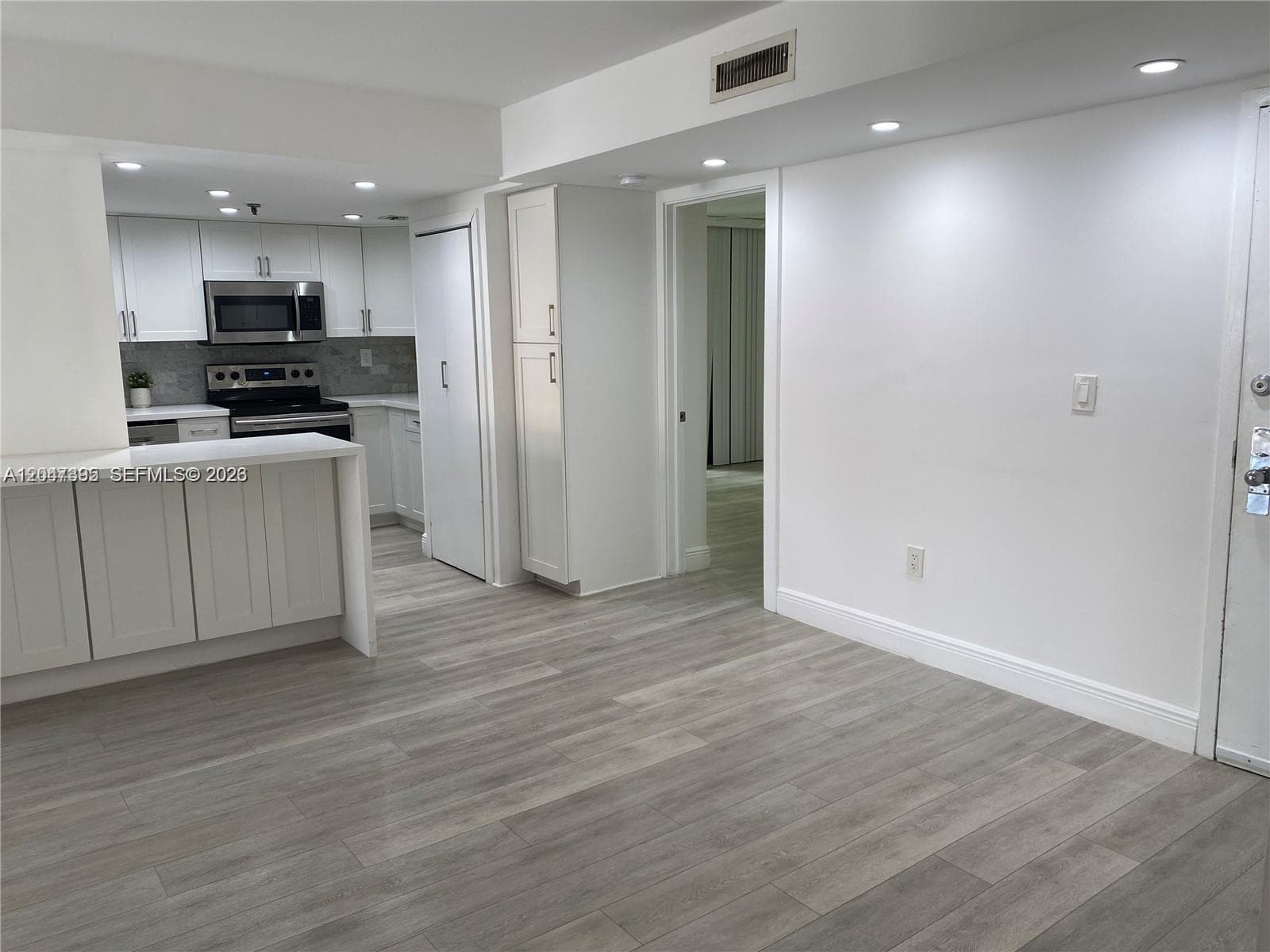 911 E Ponce De Leon Blvd # 301, Coral Gables, FL 33134 — zdjęcie 2