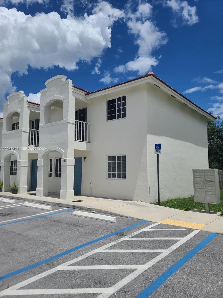 210 SW 3rd Ct, Florida City, FL 33034 — zdjęcie 2