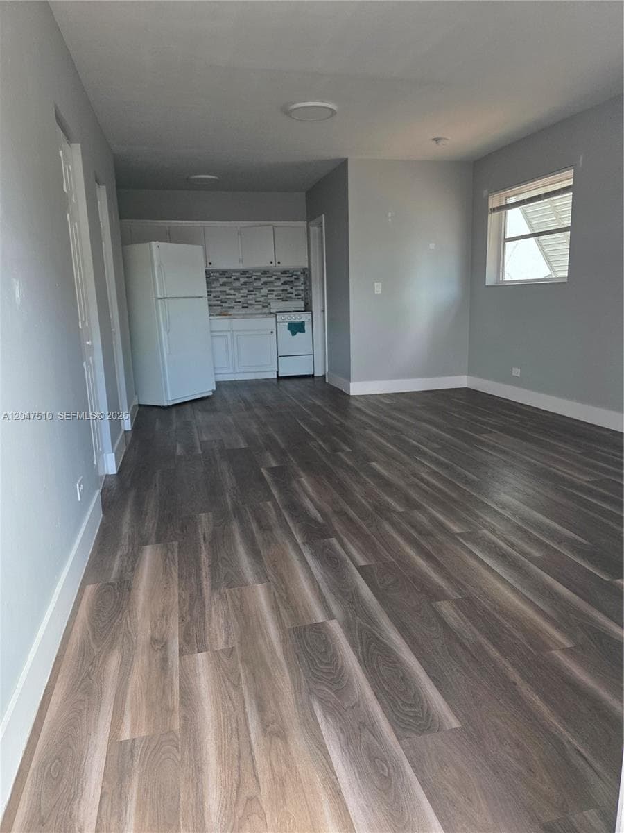15 Esplanade Dr # B, Miami Springs, FL 33166 — zdjęcie 2