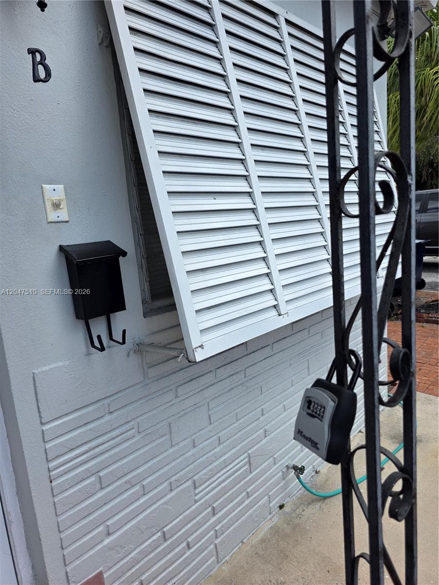 15 Esplanade Dr # B, Miami Springs, FL 33166 — zdjęcie 3
