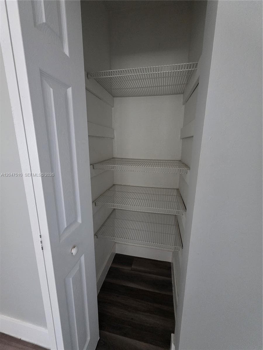 15 Esplanade Dr # B, Miami Springs, FL 33166 — zdjęcie 5