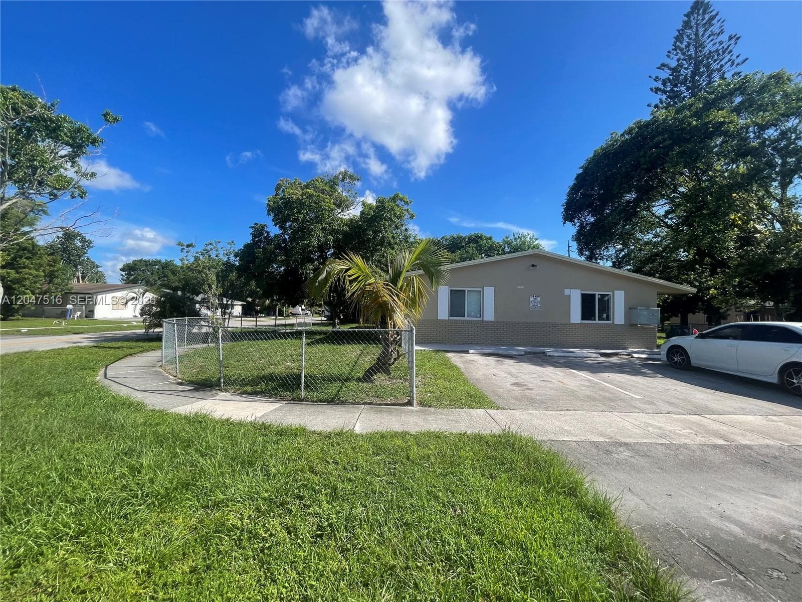 5200 NW 16th St # 1, Lauderhill, FL 33313 — zdjęcie 5