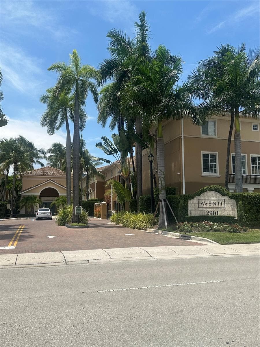 2961 NE 185th St # 1618, Aventura, FL 33180