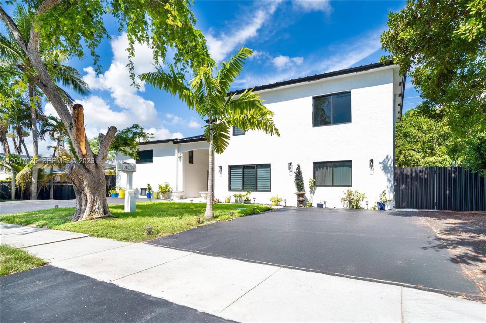 20200 NE 14th Ave, Miami, FL 33179 — zdjęcie 2