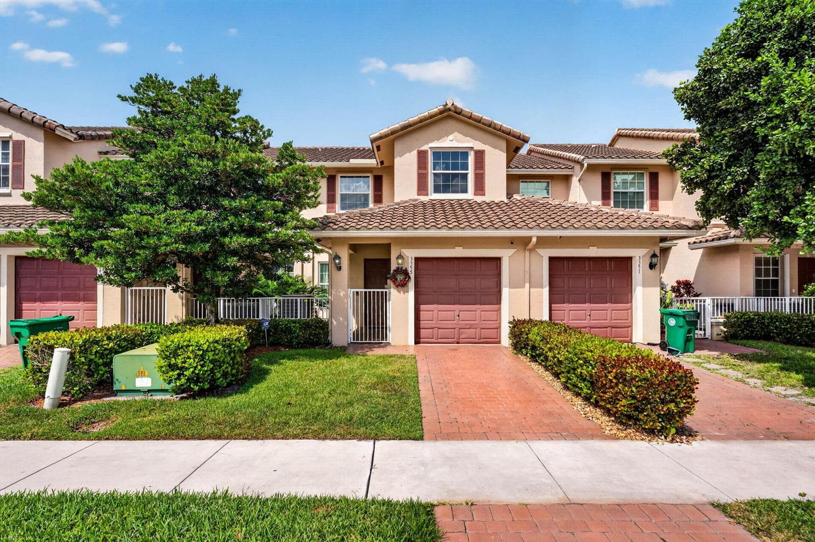 3355 Lakeside Drive, Davie, FL 33328