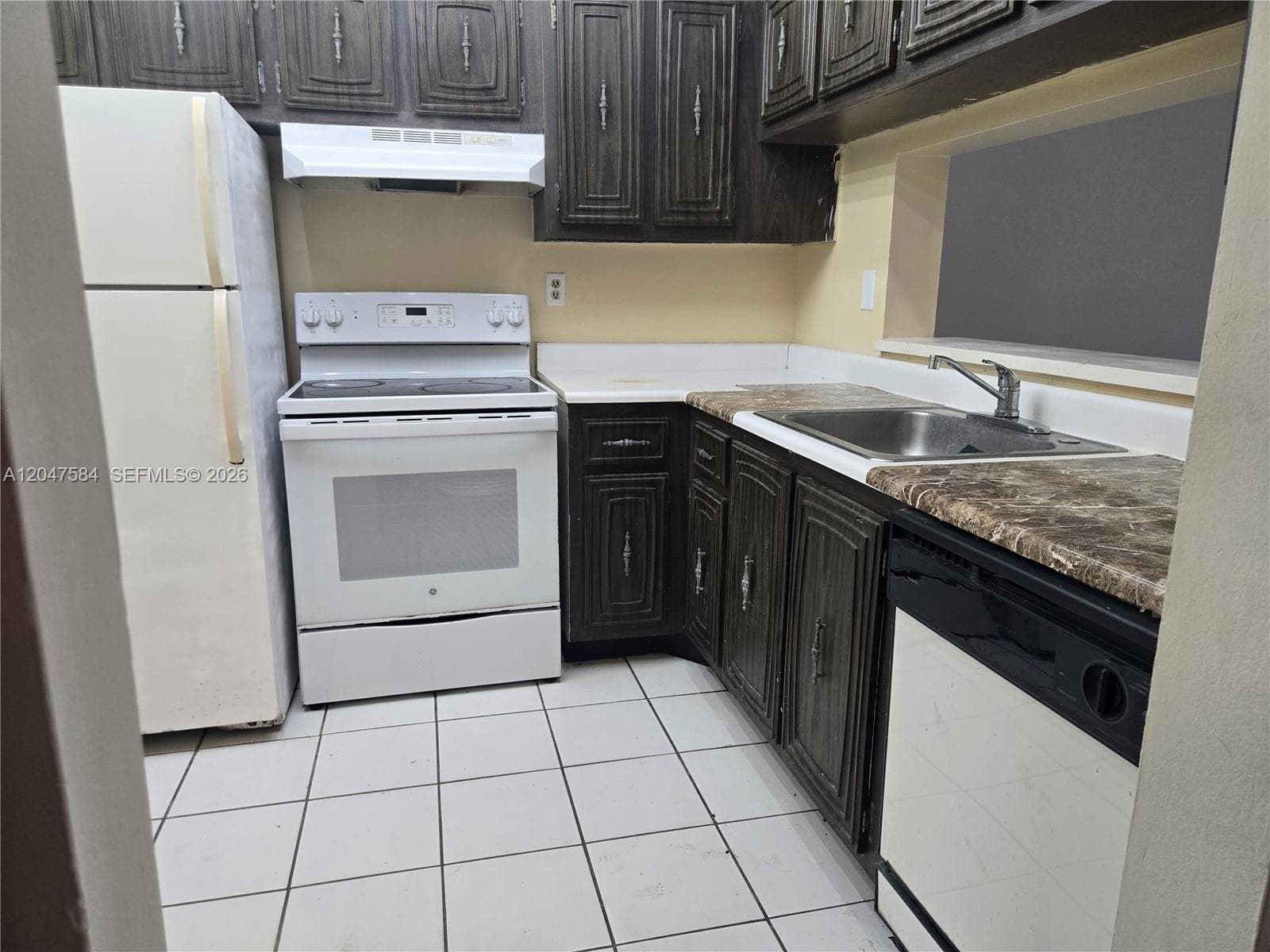482 NW 165th St Rd # A-505, Miami, FL 33169 — zdjęcie 2