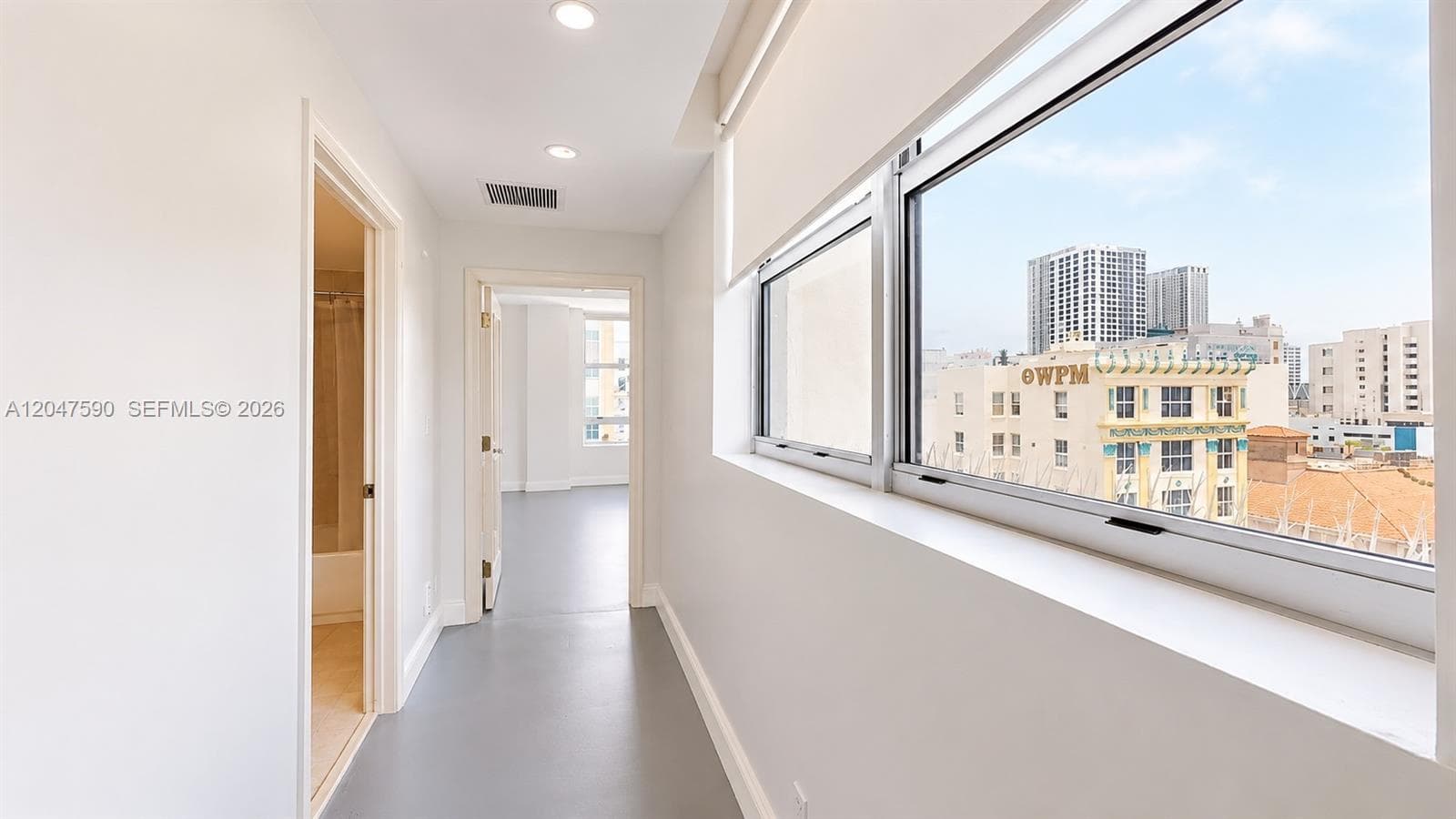 111 E Flagler St # 810, Miami, FL 33131 — zdjęcie 5