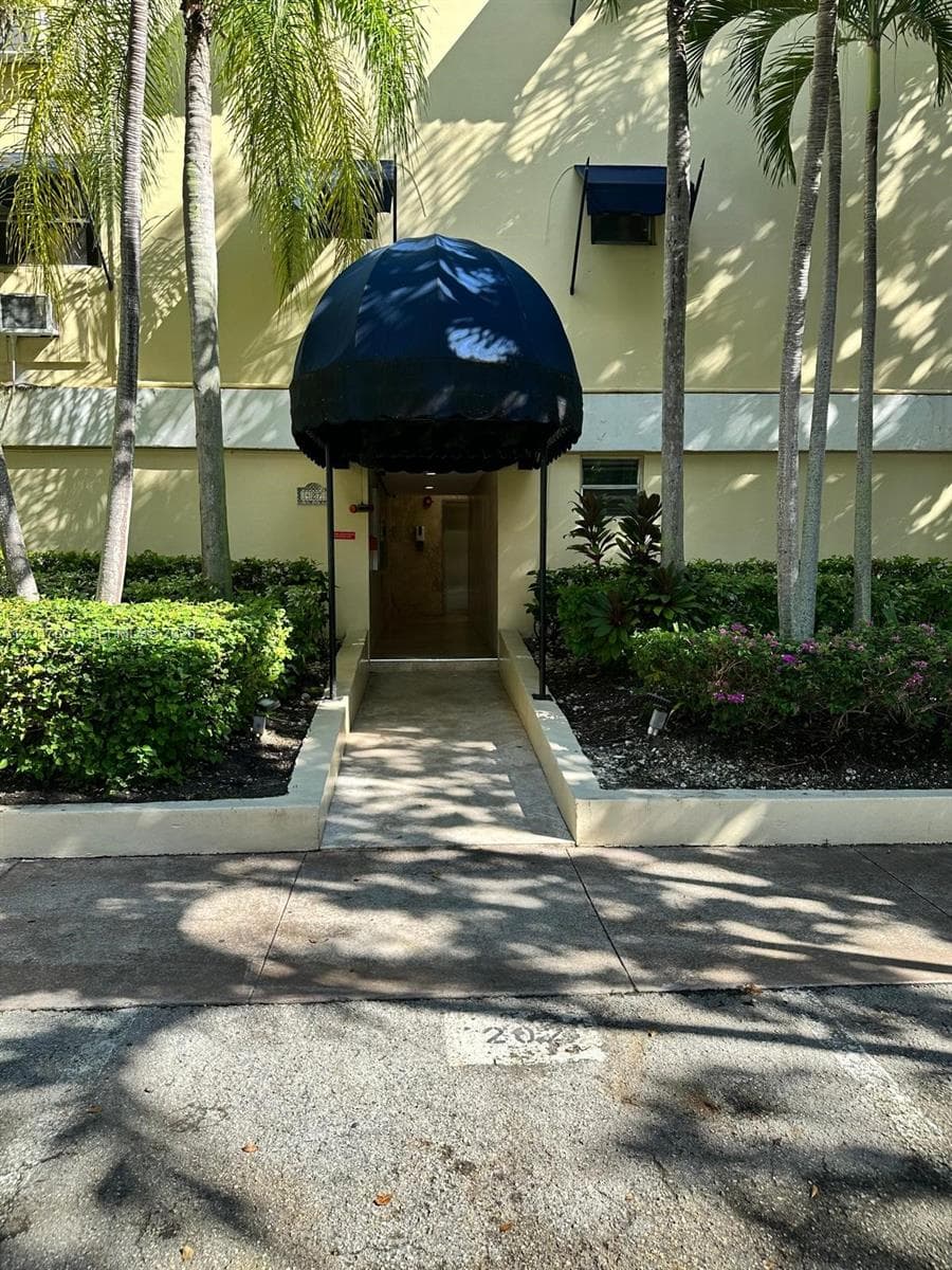 427 Santander Ave # 205, Coral Gables, FL 33134 — zdjęcie 2