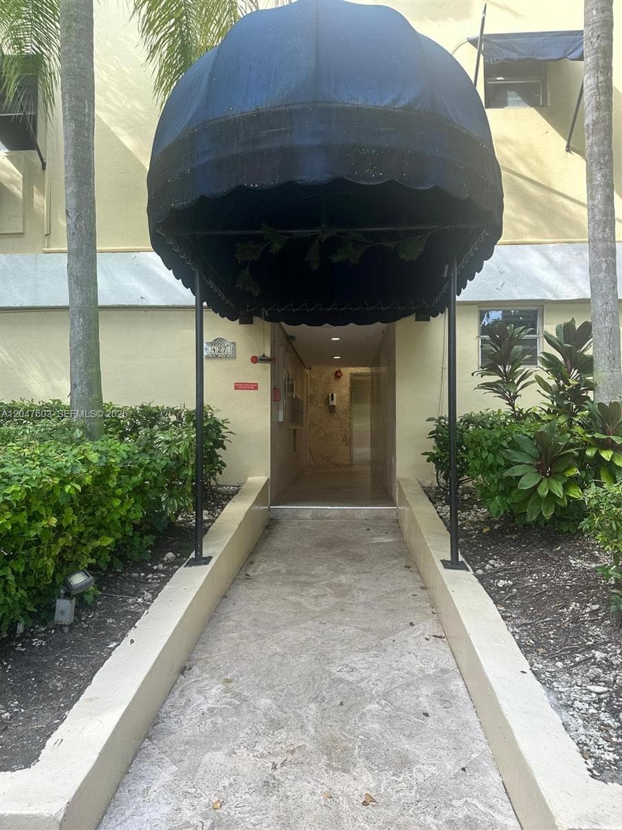 427 Santander Ave # 205, Coral Gables, FL 33134