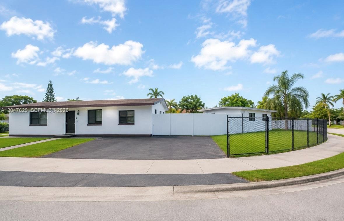 10955 SW 223rd St, Miami, FL 33170