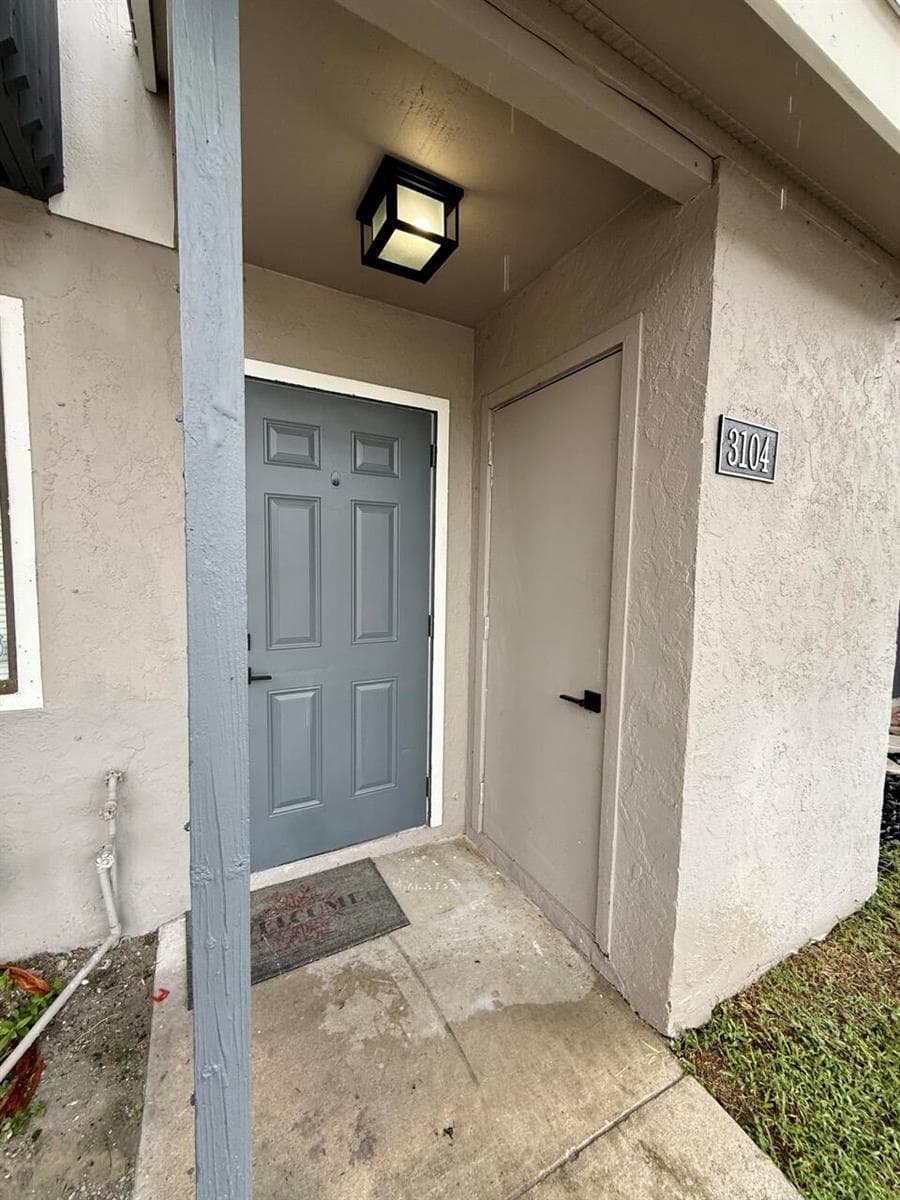 3104 Poolside Drive, FL 33463 — zdjęcie 2