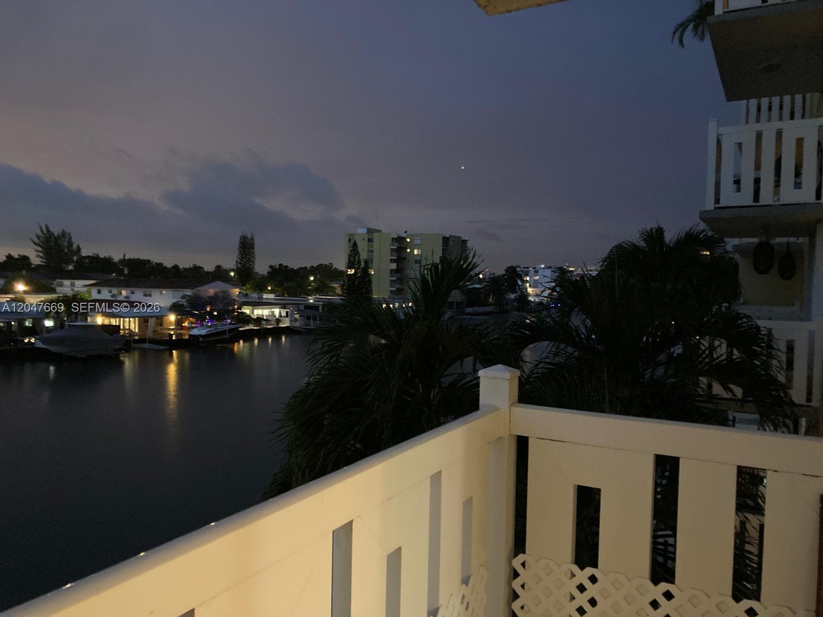 7900 Tatum Waterway Dr # 305, Miami Beach, FL 33141 — zdjęcie 4