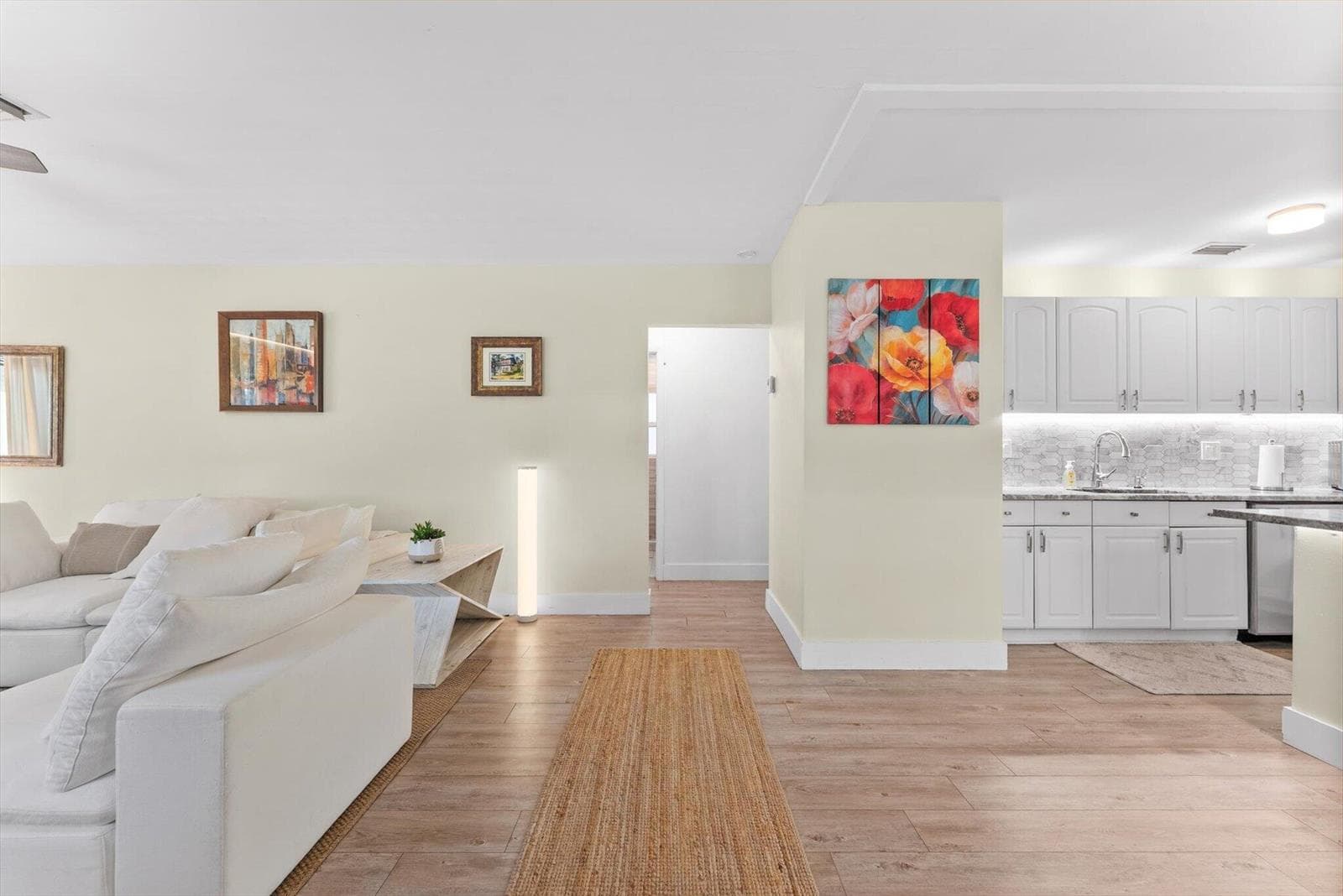 636 NE 16th Court, Fort Lauderdale, FL 33305 — zdjęcie 2