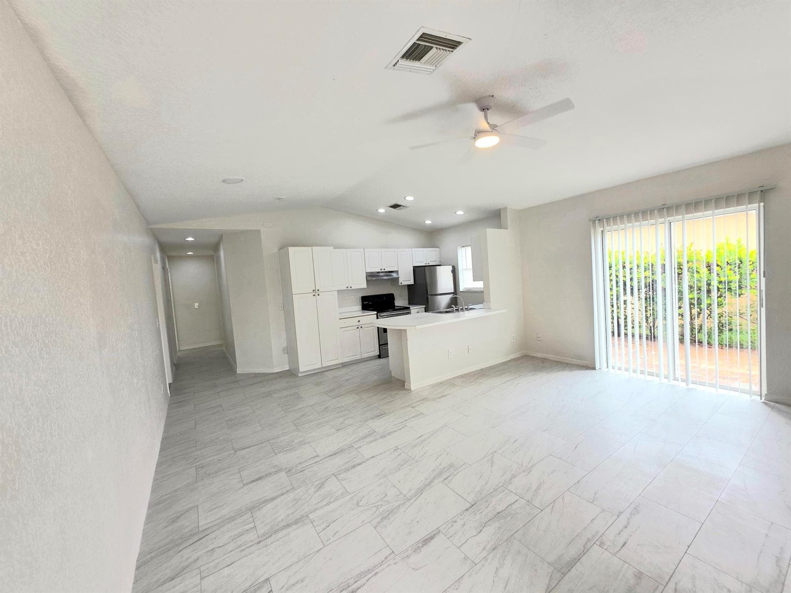 569 E Ridge Circle N, Boynton Beach, FL 33435 — zdjęcie 2