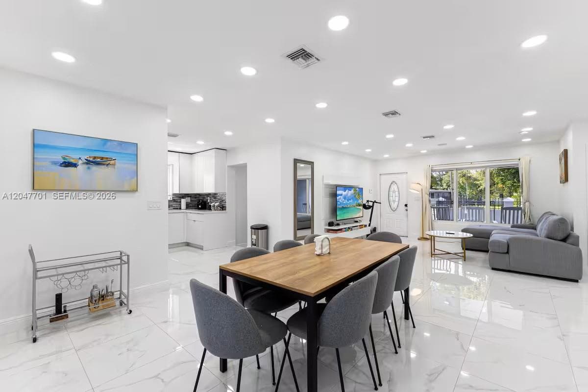 1240 NE 159th St, North Miami Beach, FL 33162 — zdjęcie 4
