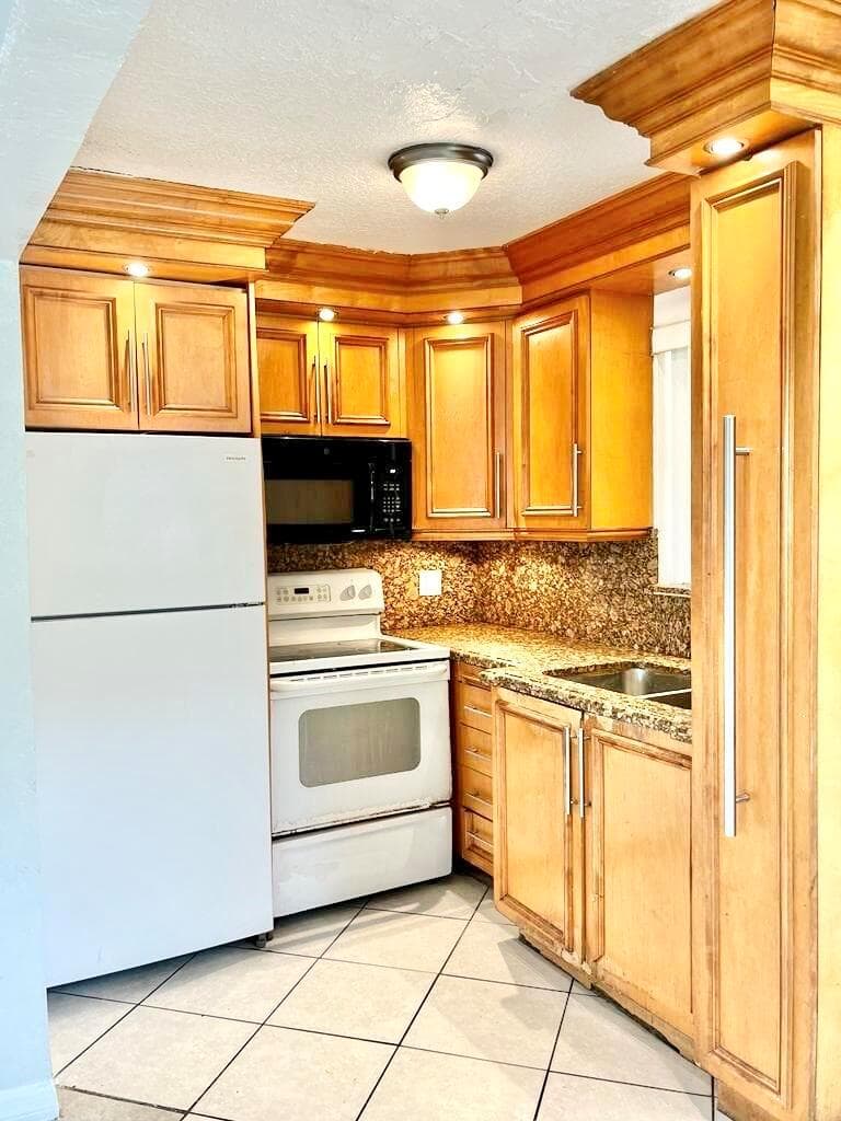 112 Newton Road, West Park, FL 33023 — zdjęcie 3