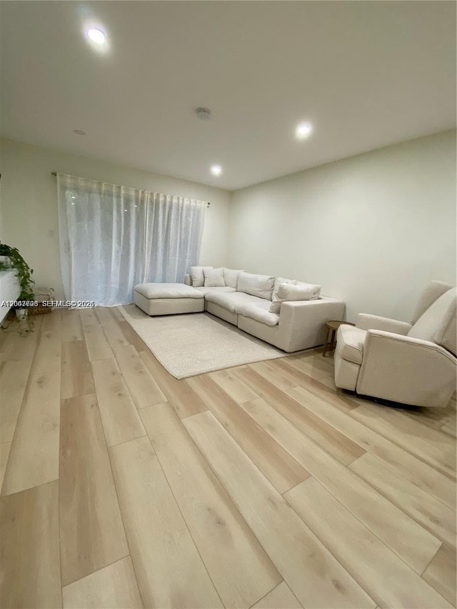 1200 Tallwood Ave # 302, Hollywood, FL 33021