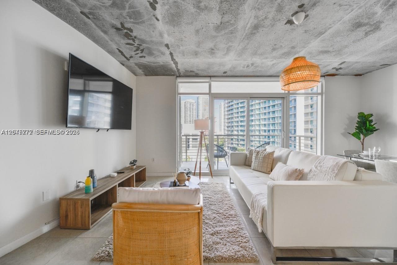 3250 NE 1st Ave # 901, Miami, FL 33137