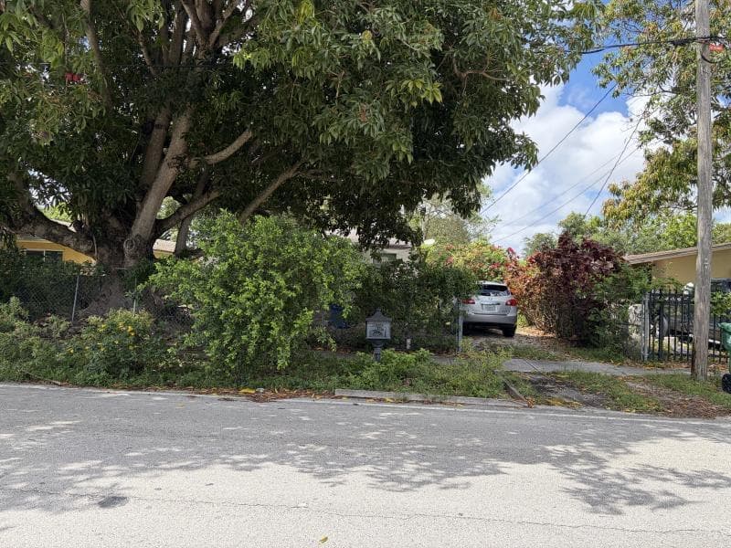2021 NW 87th Street, Miami, FL 33147 — zdjęcie 2