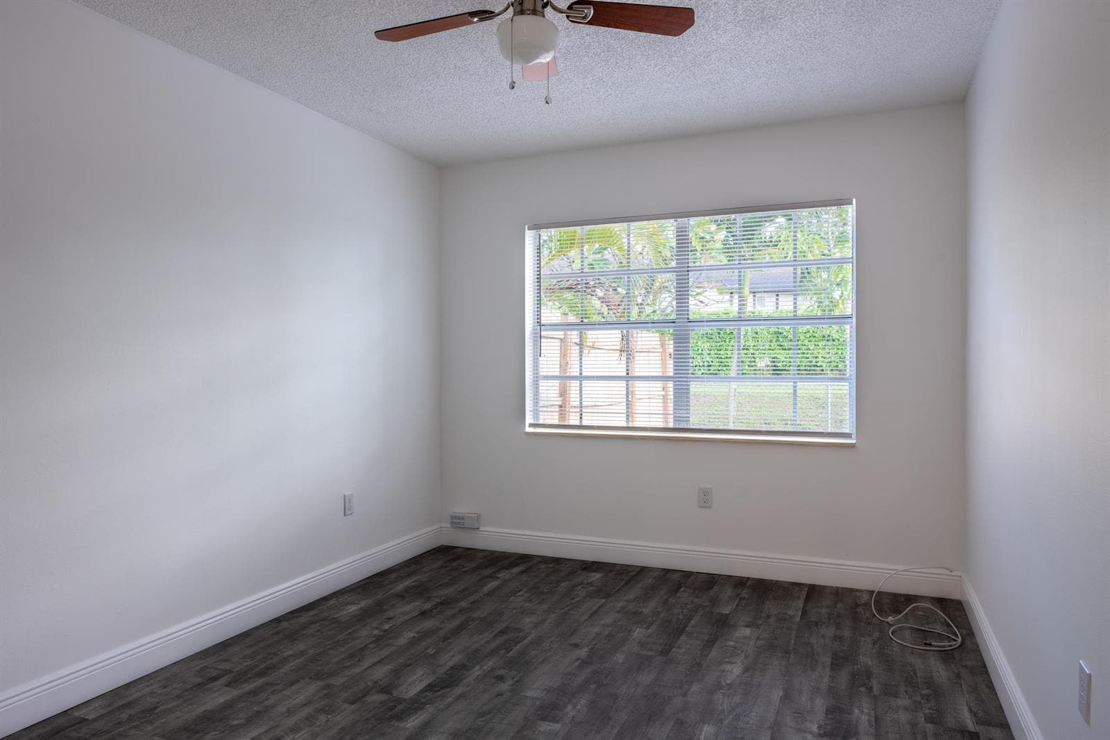 5847 S 37th Street, FL 33463 — zdjęcie 5