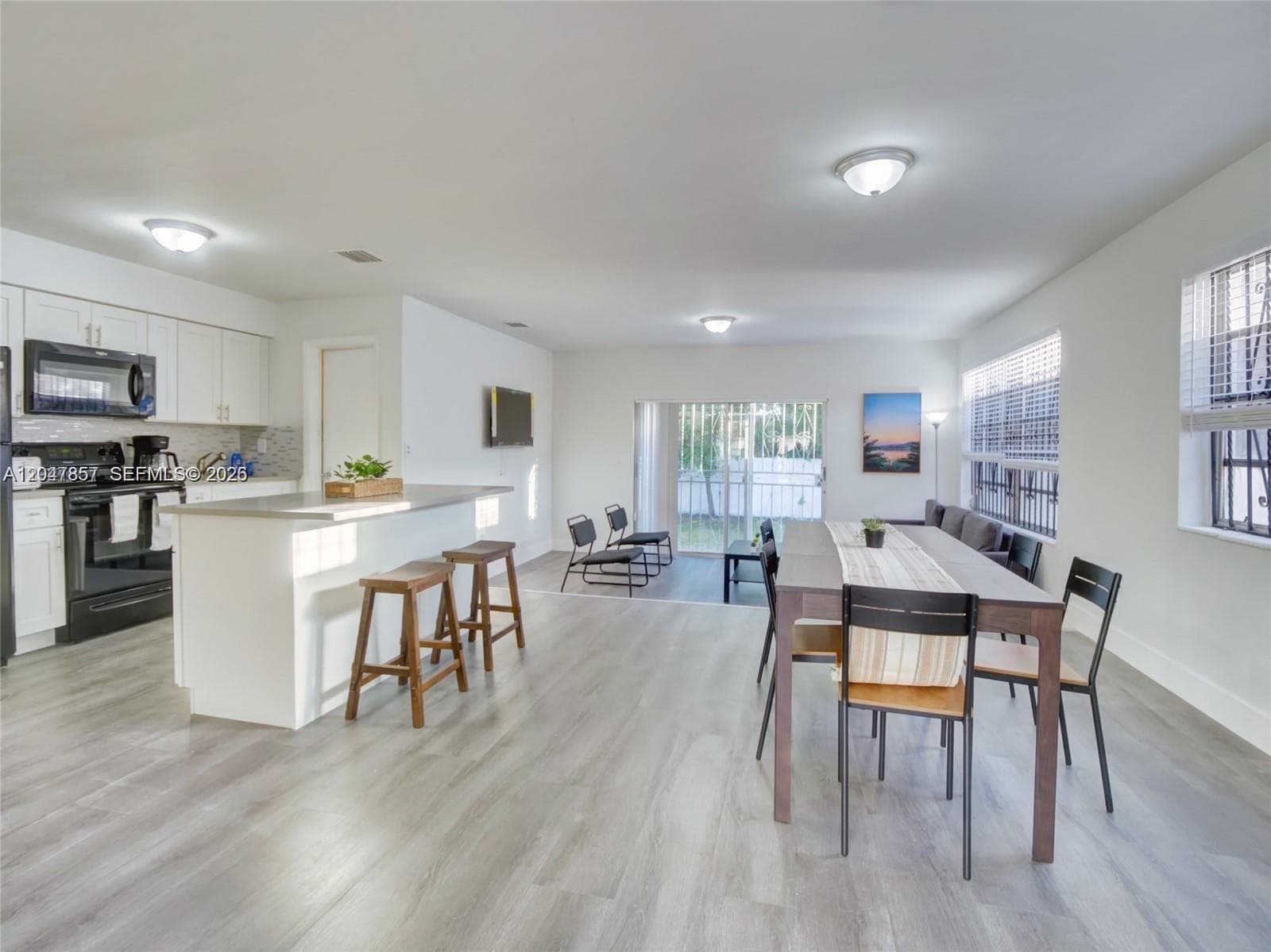 1141 NW 75th St, Miami, FL 33150 — zdjęcie 4