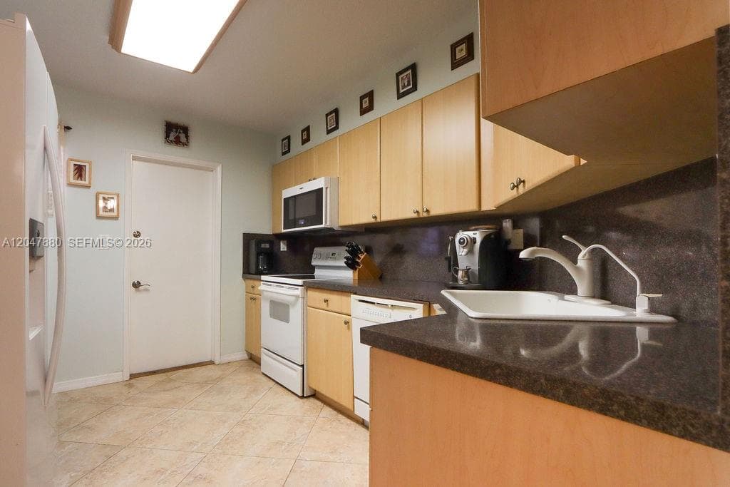 3575 Broken Woods Dr # 303, Coral Springs, FL 33065 — zdjęcie 5