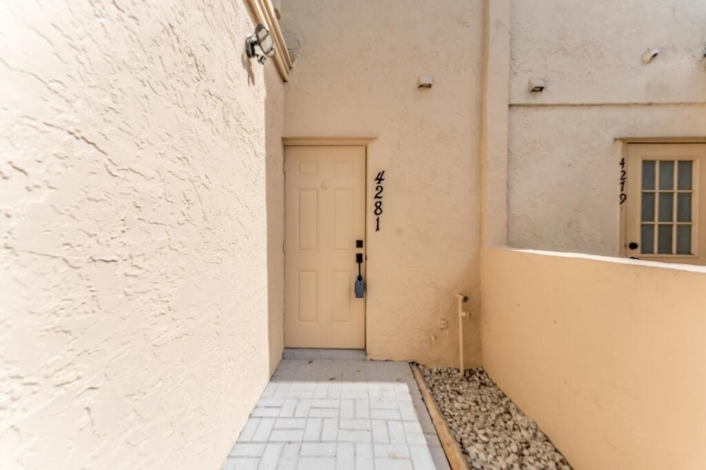 4281 NW 76th Avenue, Davie, FL 33328 — zdjęcie 3