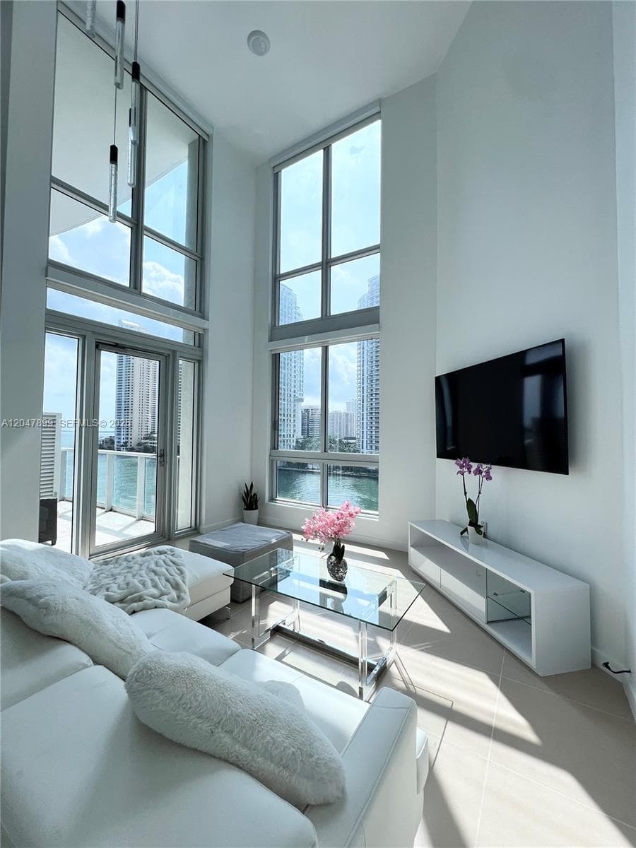 300 S Biscayne Blvd # L-814, Miami, FL 33131 — zdjęcie 2