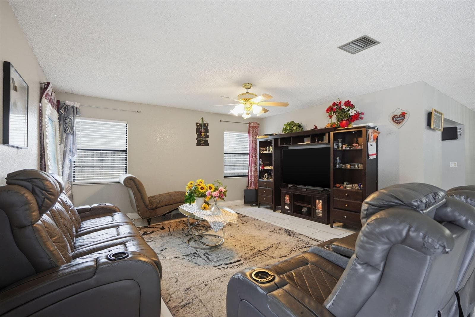 1301 SW 75th Avenue, North Lauderdale, FL 33068 — zdjęcie 2