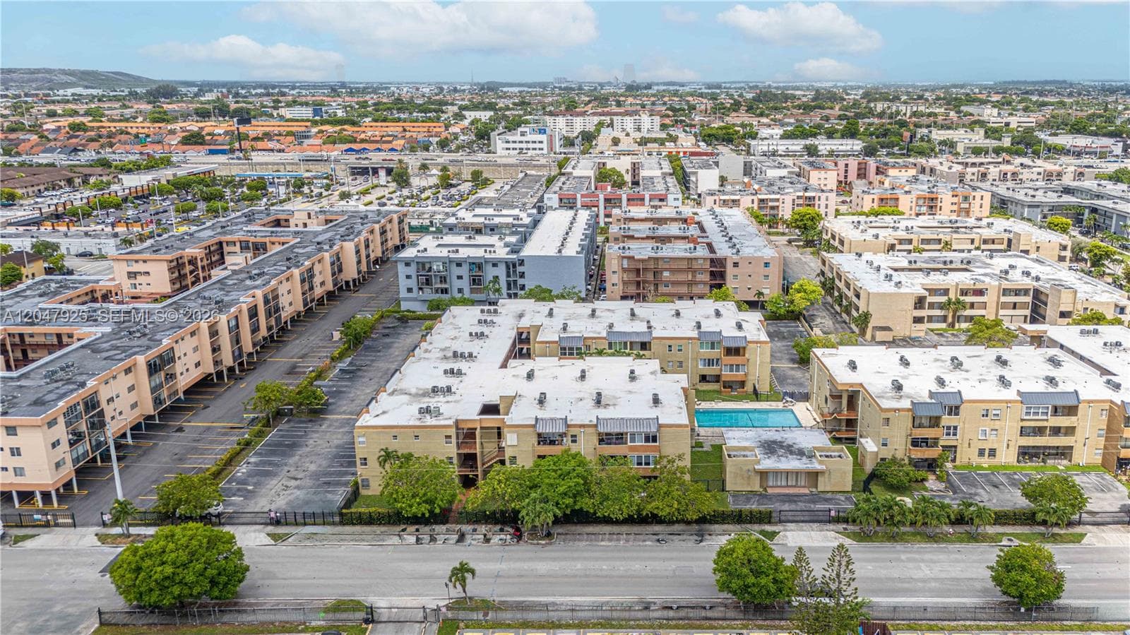 6070 W 18th Ave # 209, Hialeah, FL 33012 — zdjęcie 3