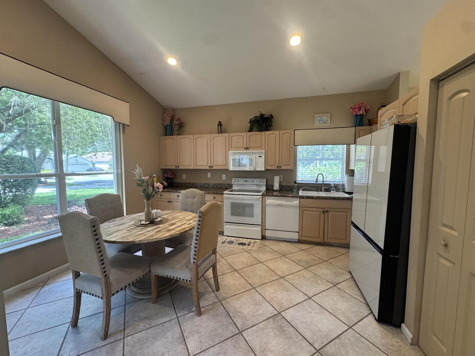 1528 SE Holyrood Lane, Port St. Lucie, FL 34952 — zdjęcie 4