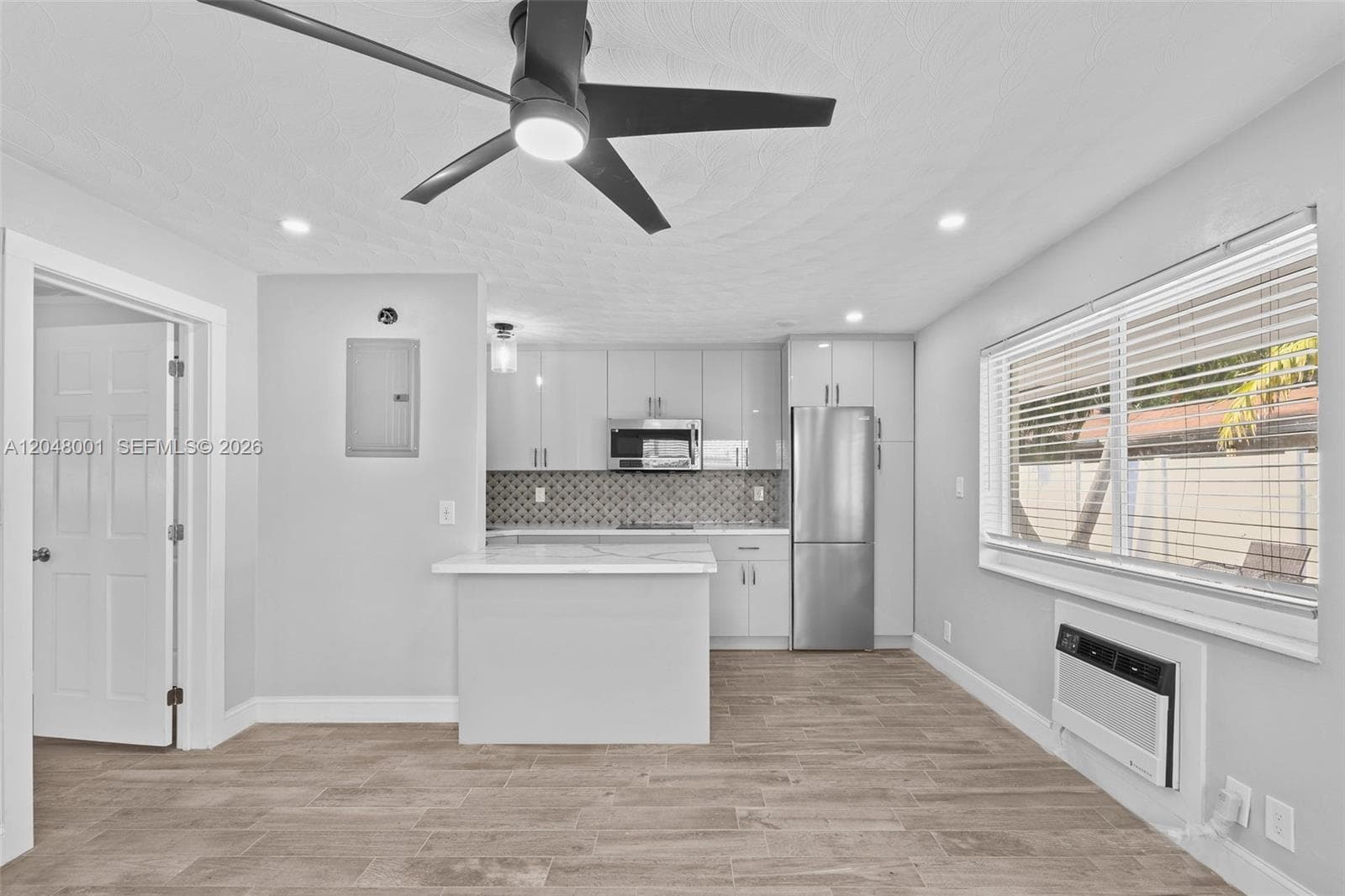 1634 NE 4th Pl, Fort Lauderdale, FL 33301 — zdjęcie 2