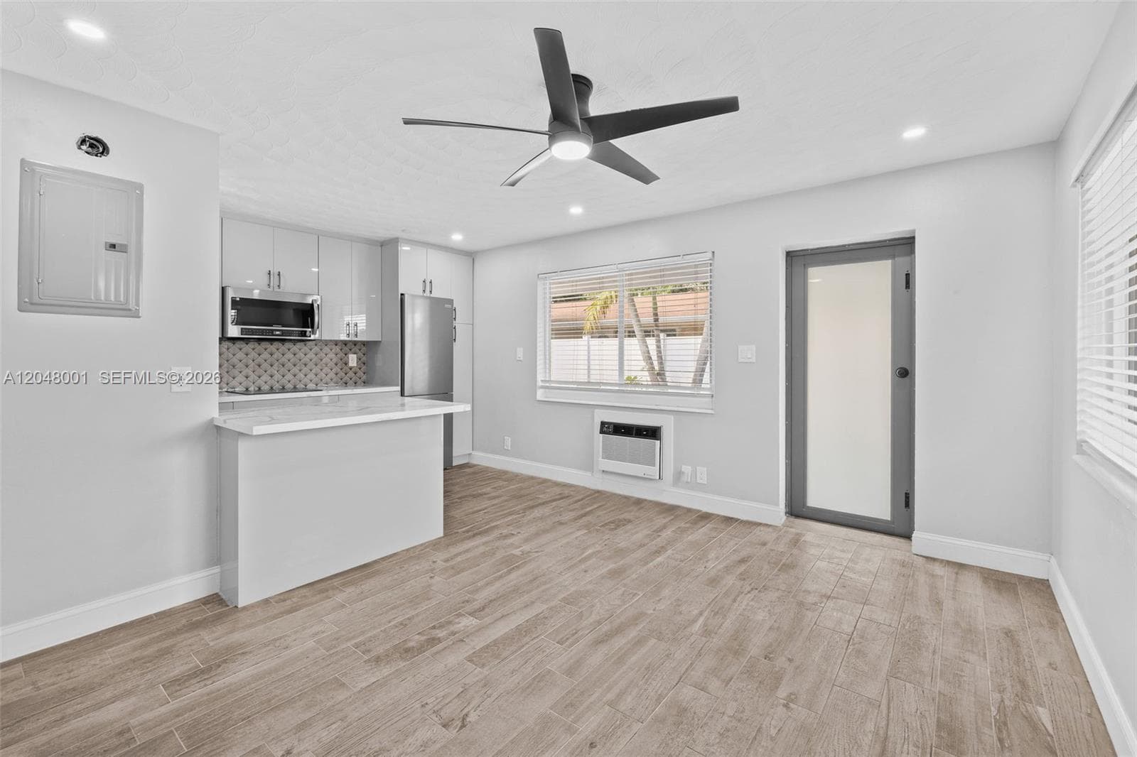 1634 NE 4th Pl, Fort Lauderdale, FL 33301 — zdjęcie 3
