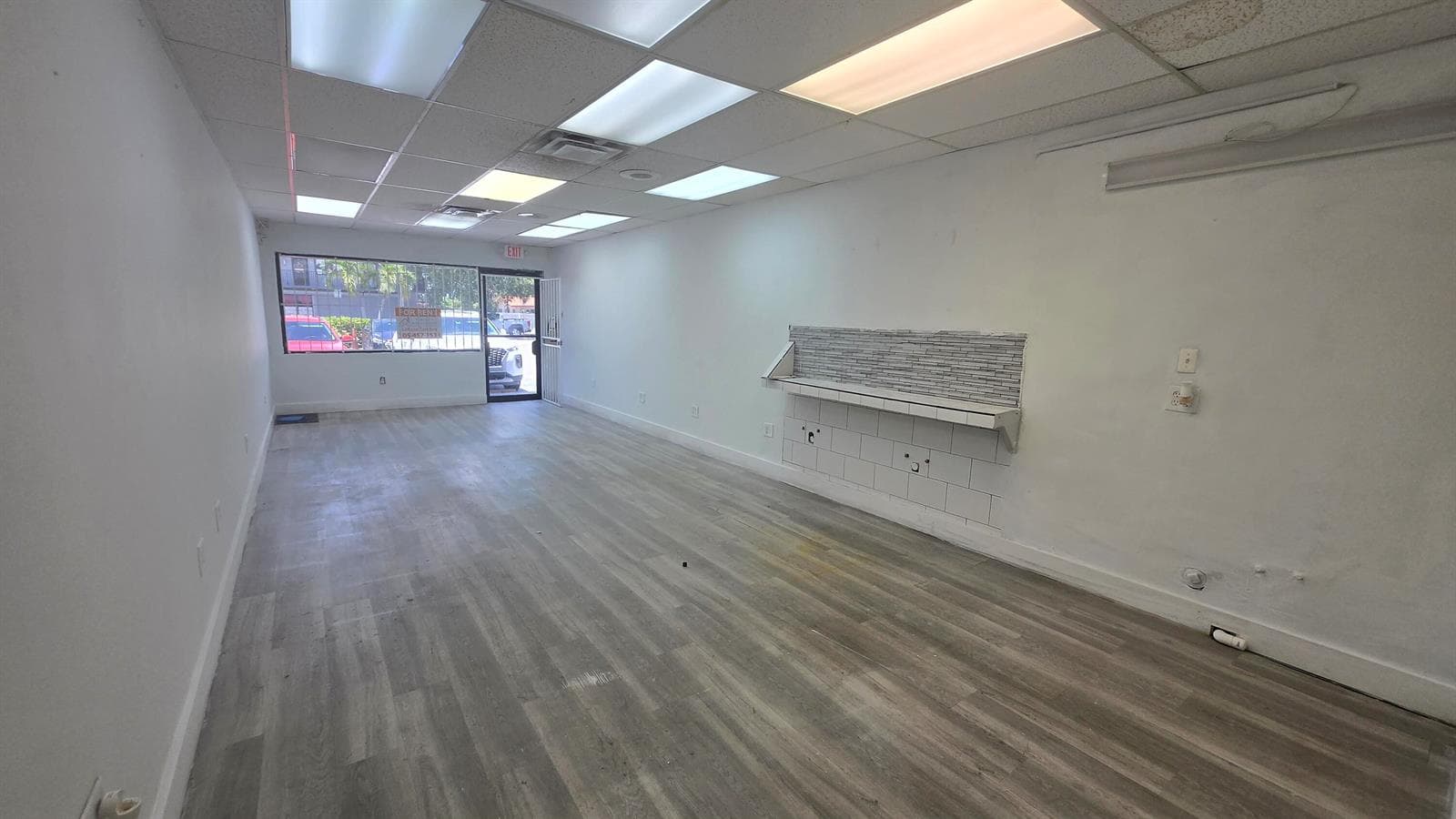 3300 E 4th Avenue # 5, Hialeah, FL 33013 — zdjęcie 2