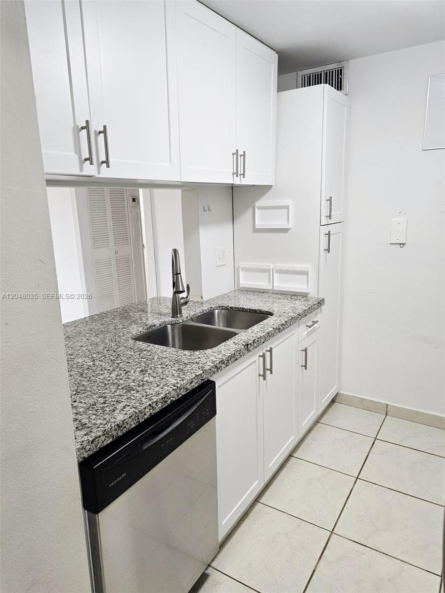 8877 Fontainebleau Blvd # 202, Miami, FL 33172 — zdjęcie 2