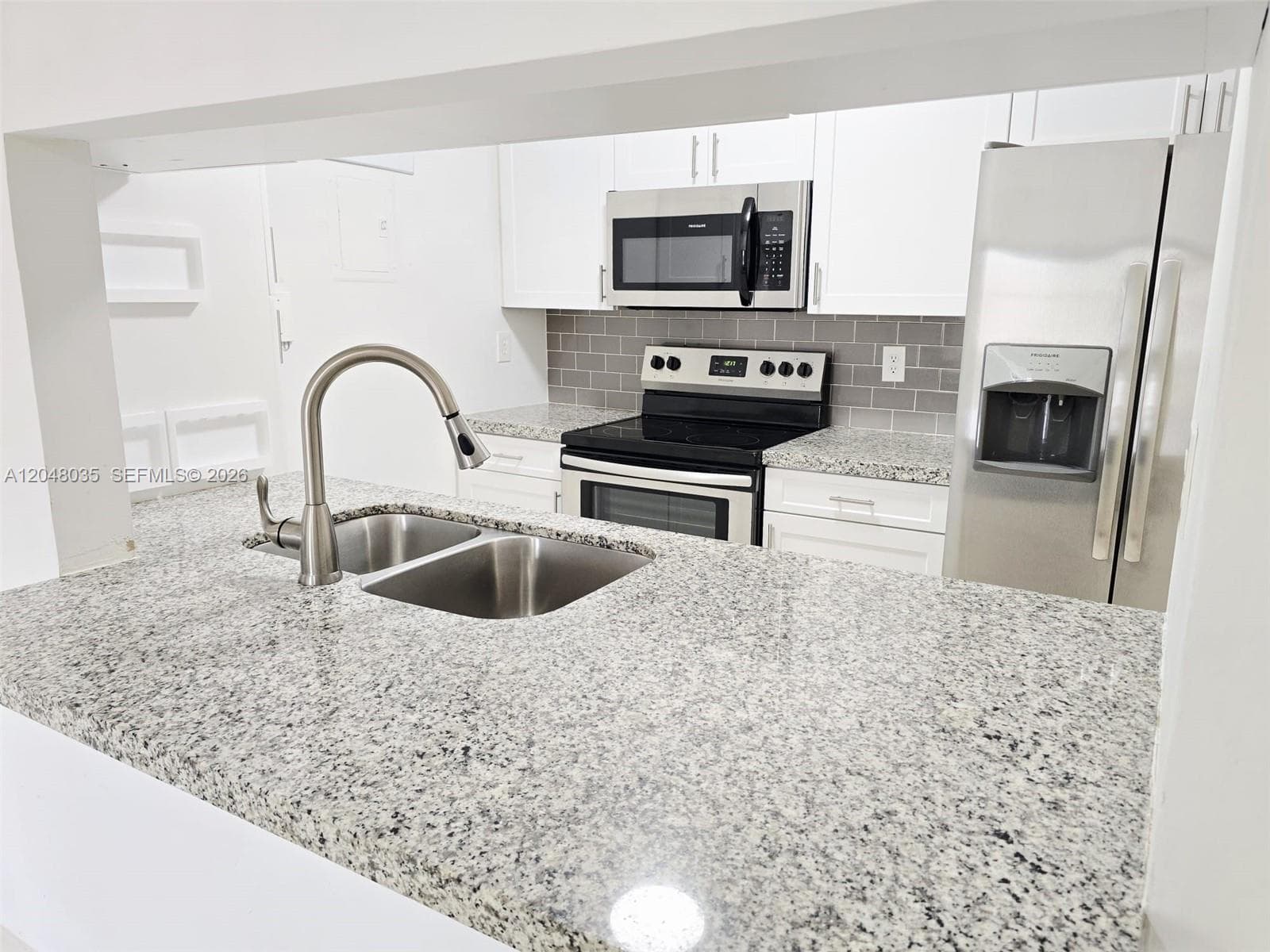 8877 Fontainebleau Blvd # 202, Miami, FL 33172