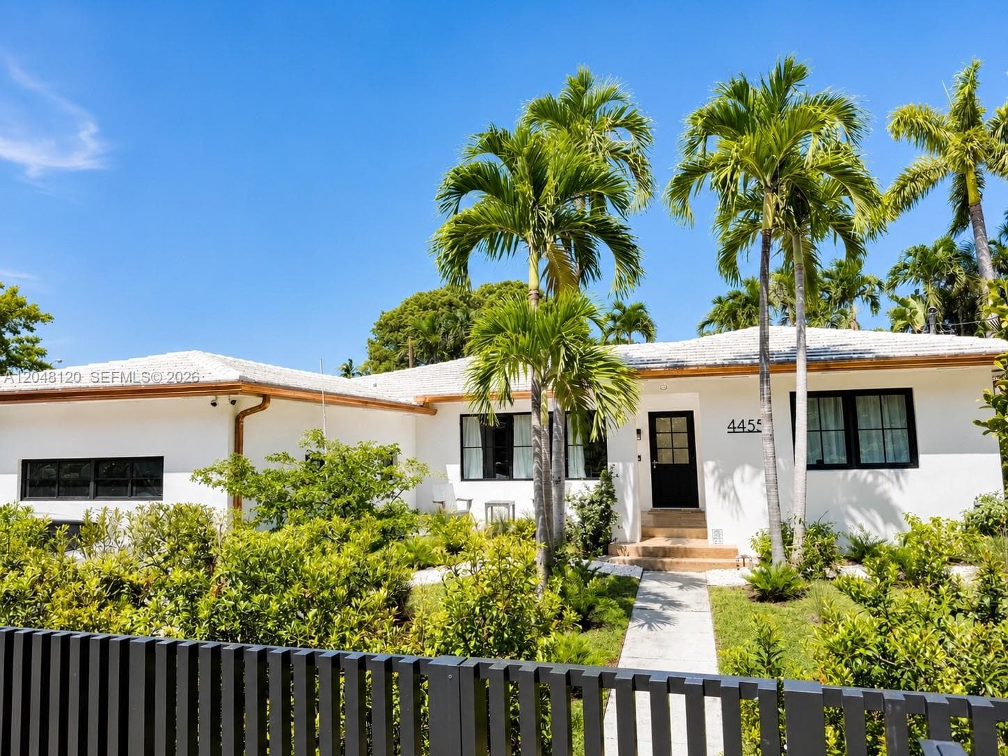 4455 N Bay Rd, Miami Beach, FL 33140