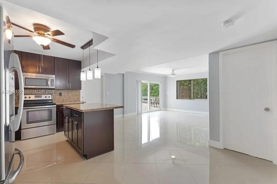 1400 NE 54th St # 102, Fort Lauderdale, FL 33334 — zdjęcie 2
