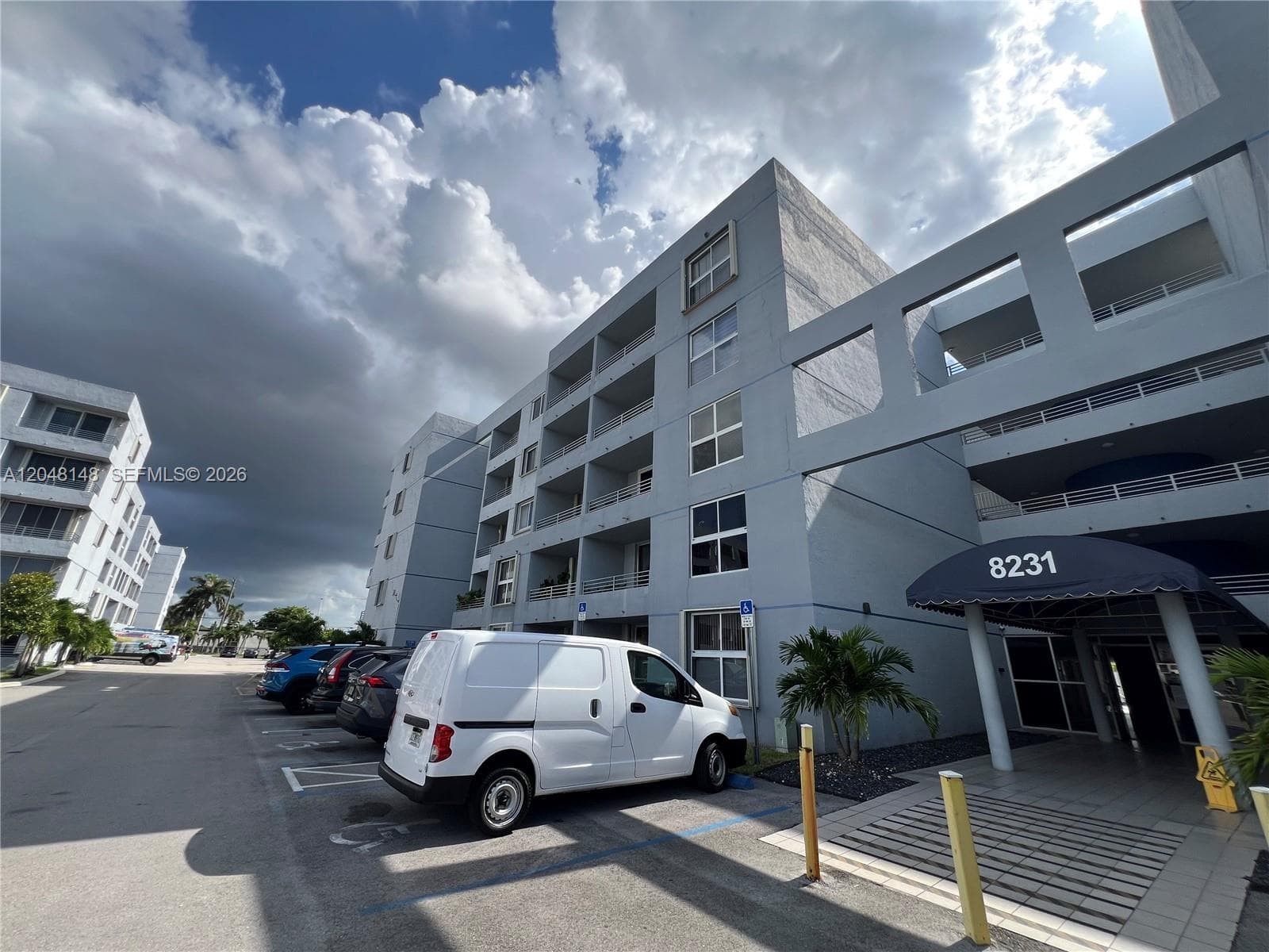 8231 NW 8th St # 2-310, Miami, FL 33126