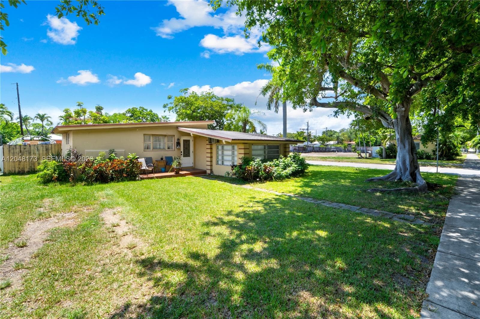 1300 S 20th Ave, Hollywood, FL 33020