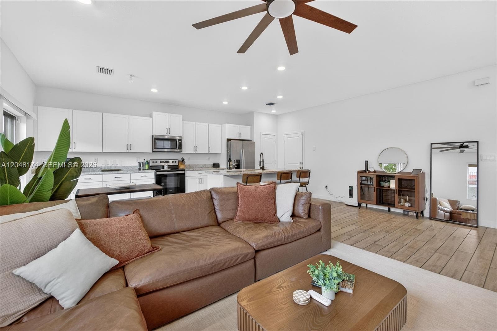 826 SE 17th St, Homestead, FL 33034 — zdjęcie 5